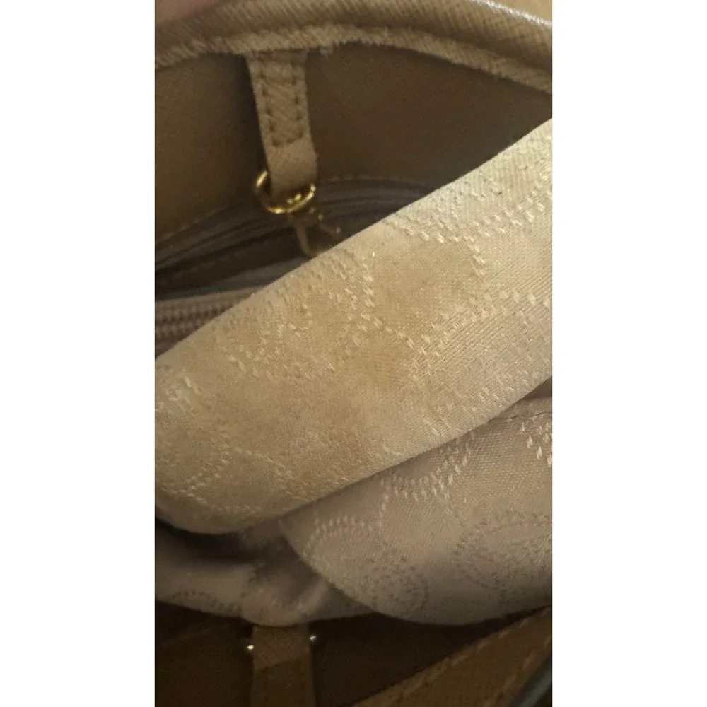 Michael Kors Jet Set Tan Saffiano Leather Satchel Crossbody Bag AV-1501 preloved